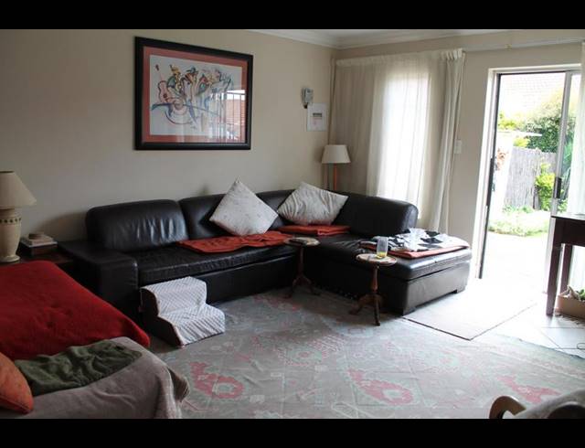 2 BEDROOM TOWNHOUSE FOR SALE IN ILLIONDALE